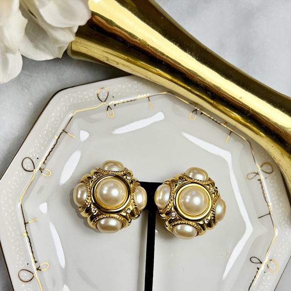 Givenchy Couture Large Pearl & Crystal Clip-On Earrings - Picture 3 of 7